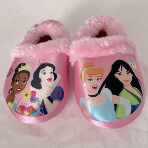 7/8T Disney Princess Slippers